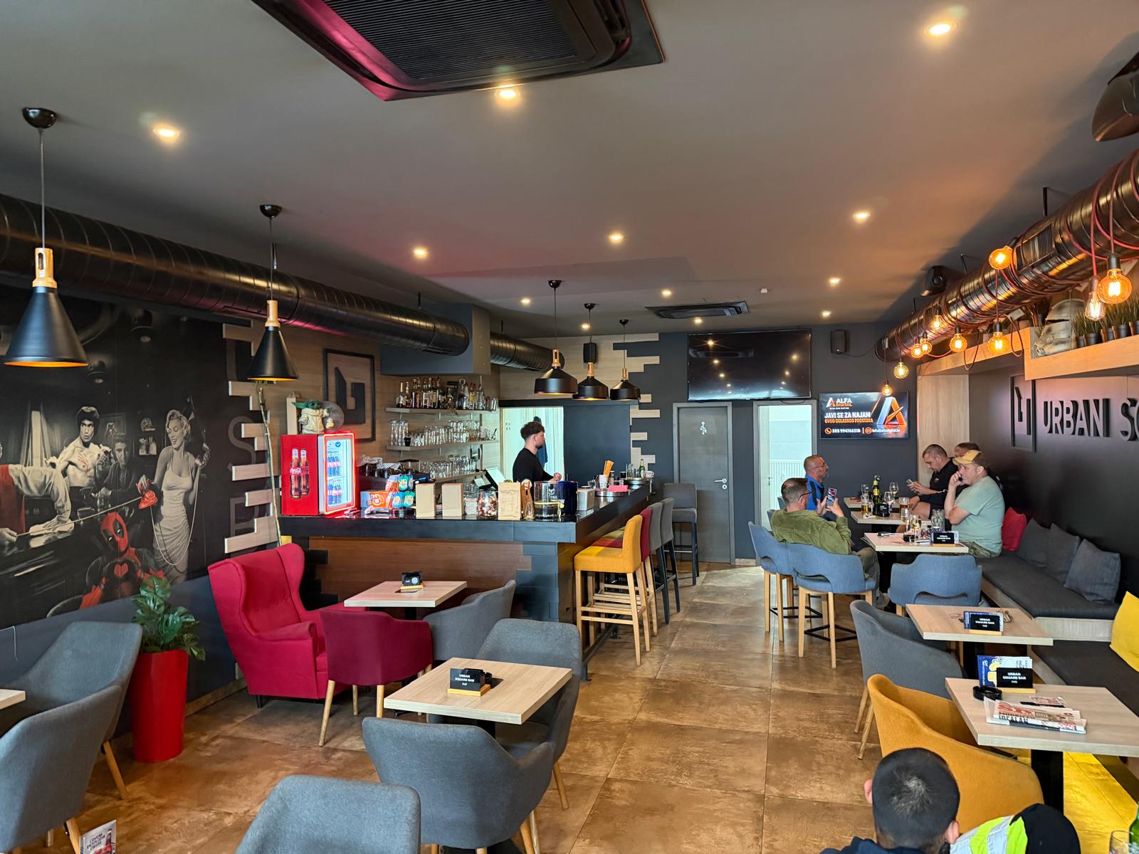 Urban Square Bar